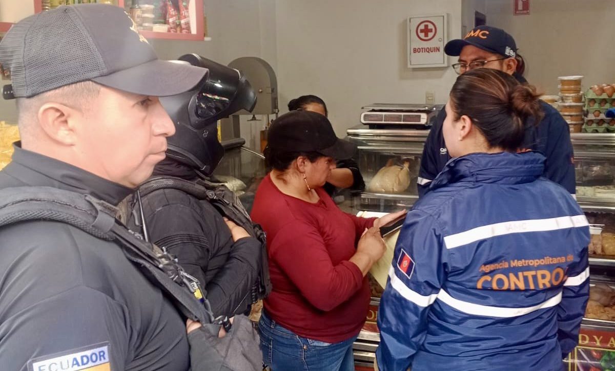 Carnicería de Quito clausurada por operar con permisos falsificados en el norte de Quito