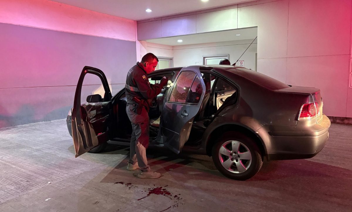 El el carro que se movilizaba Marcelo Ruiz, quedaron las huellas de los disparos.