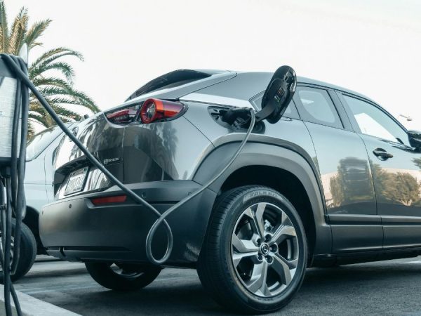 Carros eléctricos en Ecuador: Incrementa la compra de estos vehículos por los precios y el ahorro energético. (Pexels).