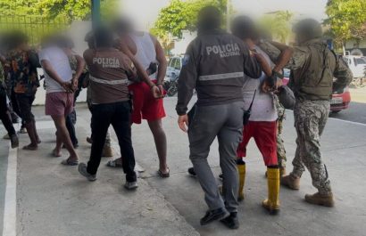 Catorce detenidos en operativo contra grupo criminal “Los Tiguerones” en Esmeraldas