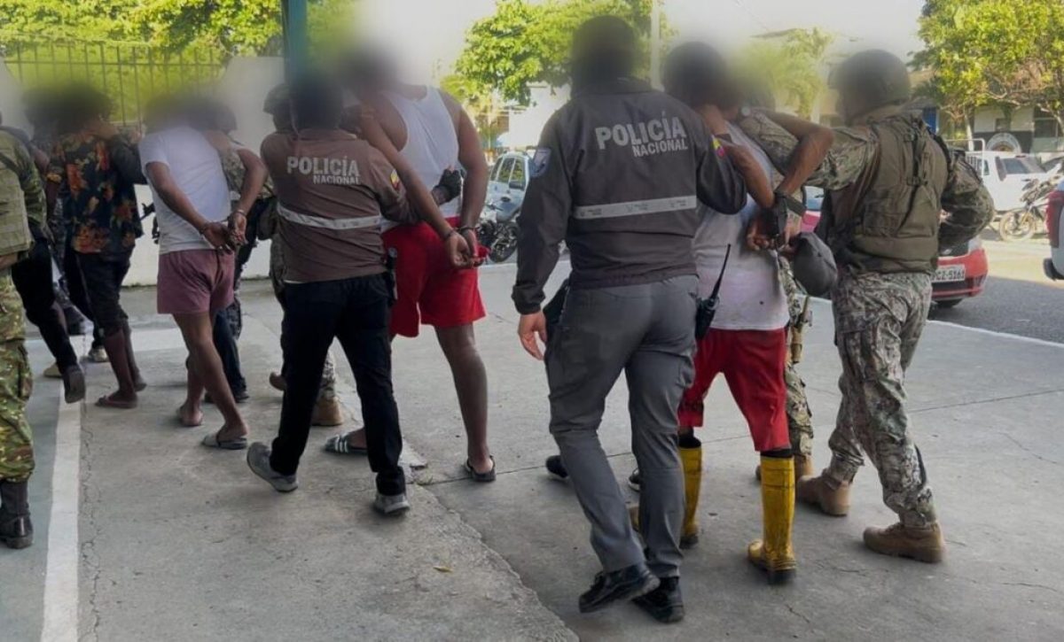 Catorce detenidos en operativo contra grupo criminal “Los Tiguerones” en Esmeraldas