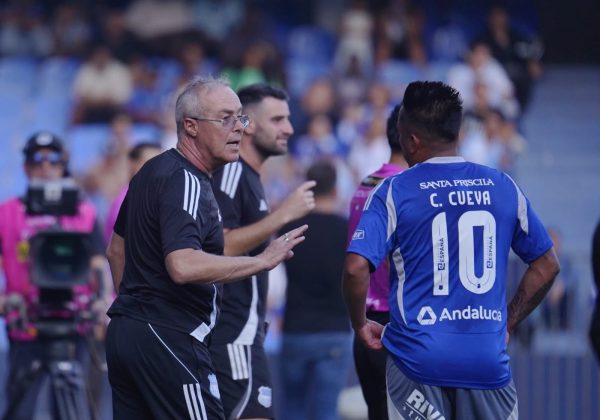 Célico continúa en Emelec con apoyo del plantel