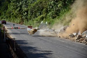 Cerrado el km 83 de la Alóag-Santo Domingo conoce rutas alternas y duración