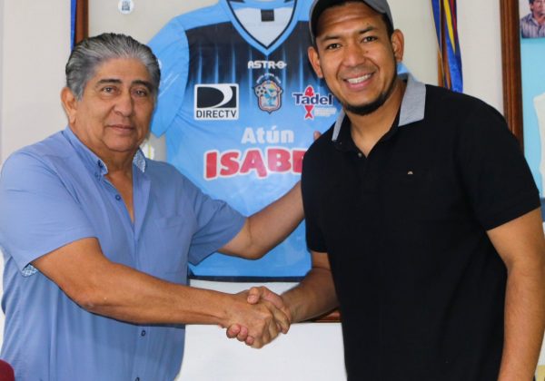 Jaime Estrada Bonilla, junto a Walter Chévez.