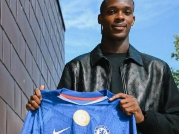 Chelsea asegura el fichaje de Emanuel Emegha para 2026