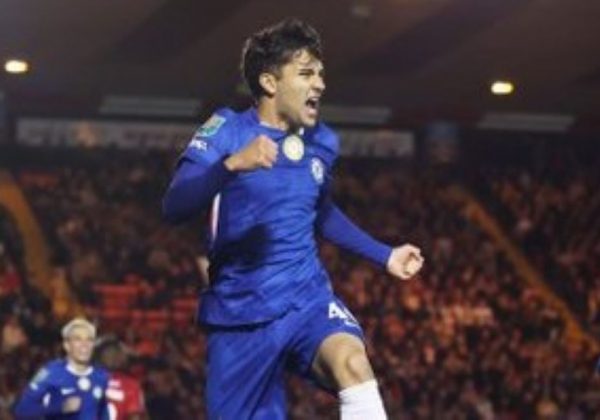 Chelsea sin Moisés Caicedo avanza en Carabao Cup.