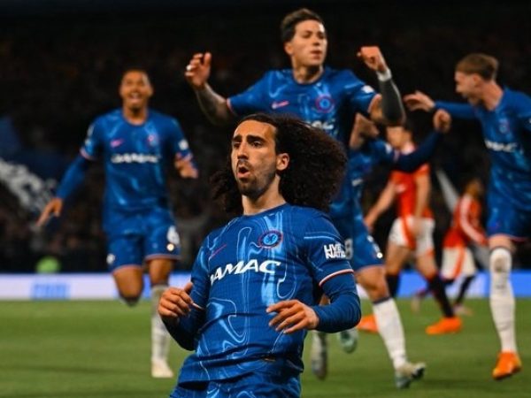 Chelsea y Caicedo vencen al United con gol de Cucurella y afianza su plaza en Champions