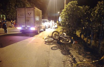 Choque frontal de motocicletas deja dos muertos y un herido en Santo Domingo