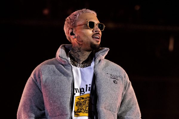 Chris Brown pagó 6,7 millones de dólares para obtener libertad bajo fianza en Reino Unido.