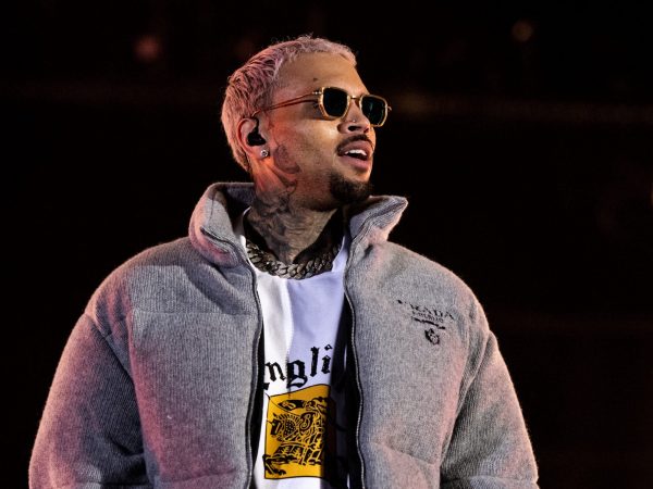Chris Brown pagó 6,7 millones de dólares para obtener libertad bajo fianza en Reino Unido.