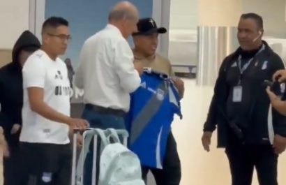 Christian Cueva arriba a Guayaquil para firmar con Emelec en la LigaPro