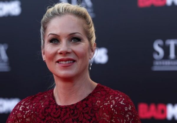 Christina Applegate sentía tanto dolor que buscaba consuelo en las enfermeras