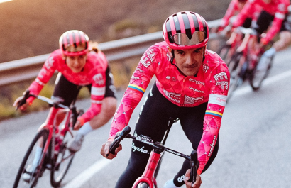 Ciclistas ecuatorianos se preparan para el Tour de Francia con objetivos definidos