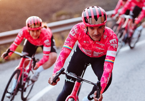 Ciclistas ecuatorianos se preparan para el Tour de Francia con objetivos definidos