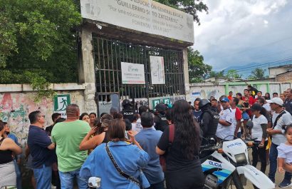 Cierran un recinto electoral en Portoviejo tras denuncias de usurpación de identidad
