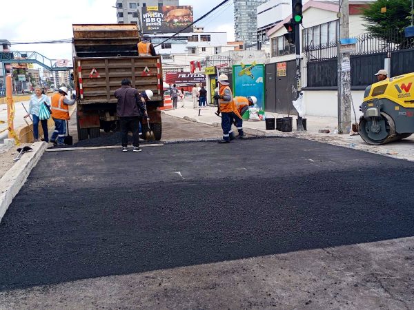 Cierres nocturnos en la avenida 6 de Diciembre por retiro de puente peatonal
