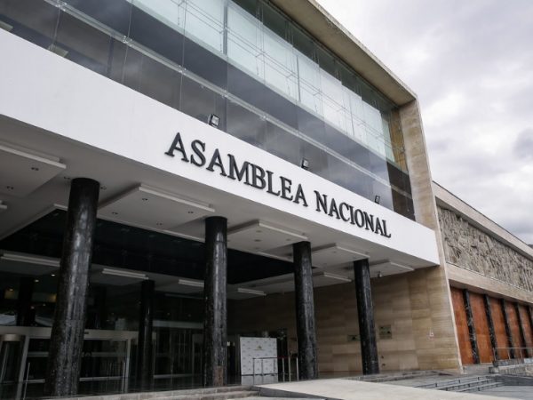 Cierres viales en Quito por la posesión del presidente Daniel Noboa y por la Batalla de Pichincha
