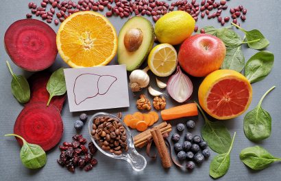 Cinco alimentos que respaldan científicamente la salud del hígado.