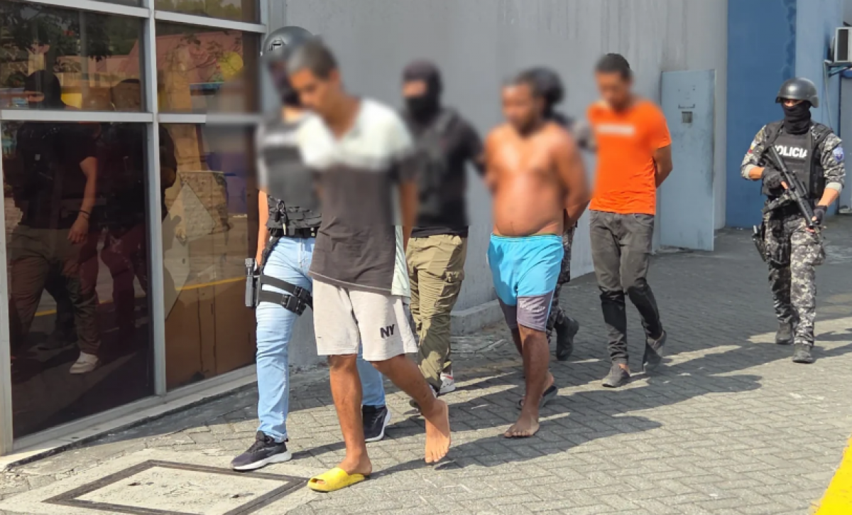 Cinco aprehendidos y una víctima liberada durante operativos en Guayaquil