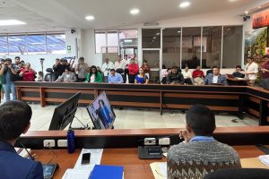 Ciudadanos, concejales y jóvenes participan activamente en las sesiones del Concejo Cantonal de Santo Domingo.