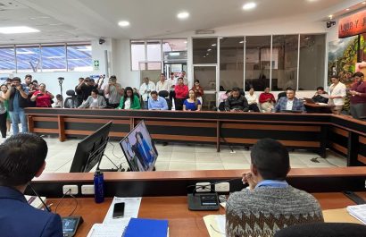Ciudadanos, concejales y jóvenes participan activamente en las sesiones del Concejo Cantonal de Santo Domingo.