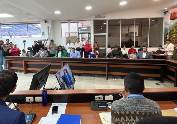 Ciudadanos, concejales y jóvenes participan activamente en las sesiones del Concejo Cantonal de Santo Domingo.