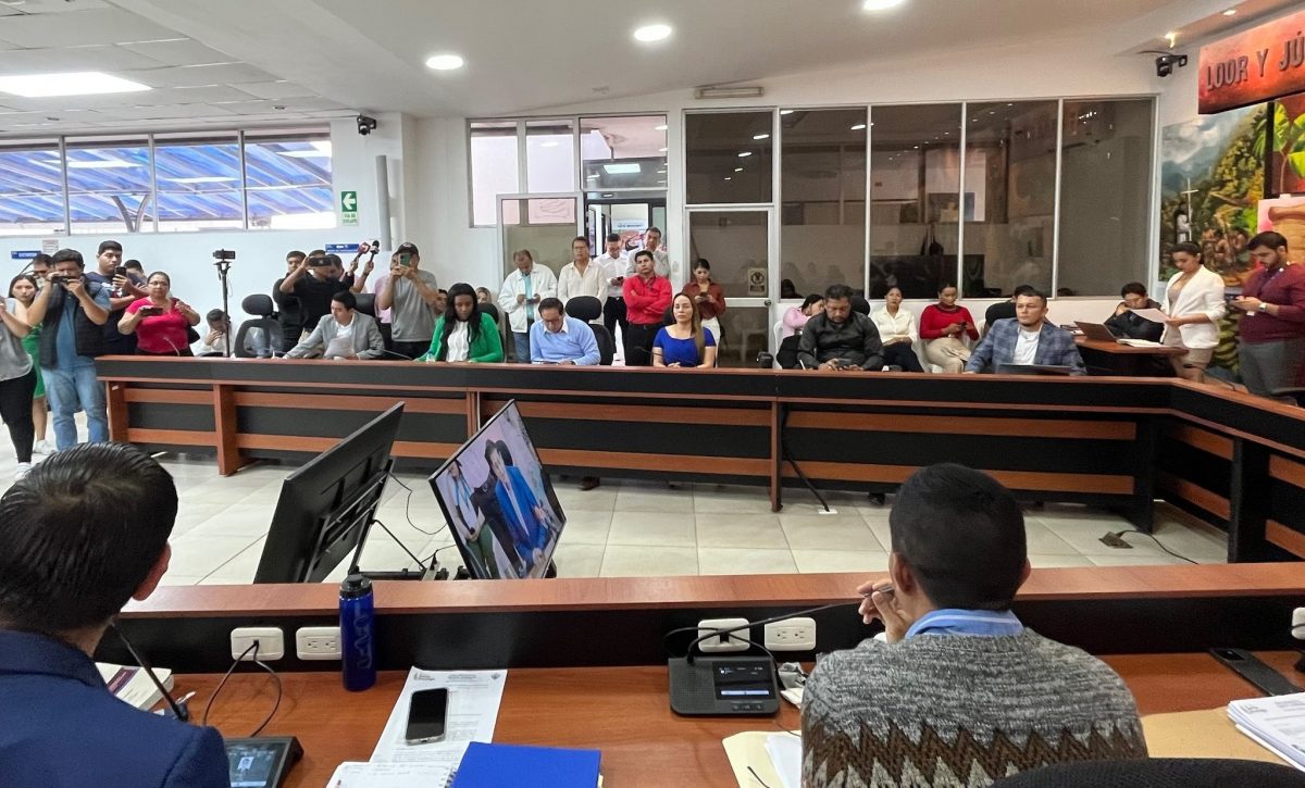 Ciudadanos, concejales y jóvenes participan activamente en las sesiones del Concejo Cantonal de Santo Domingo.