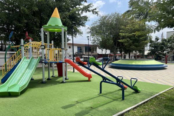 Una de las últimas obras que se ejecutó en la ciudadela Las Orquídeas, fue el parque.