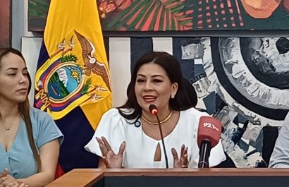 Clara Hinojosa designada vicealcaldesa de Santo Domingo en medio de tensiones políticas
