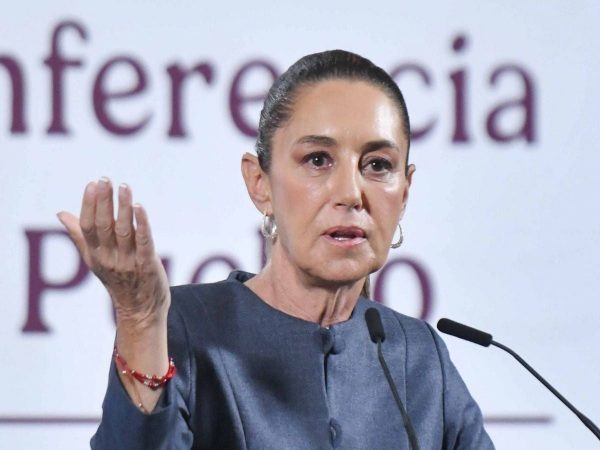 Claudia Sheinbaum rechaza la previsión de recesión del FMI.