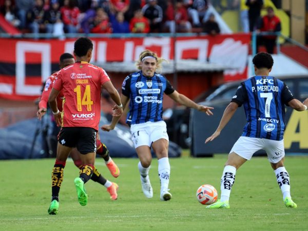 Claudio Spinelli lidera la victoria de Independiente ante Deportivo Cuenca