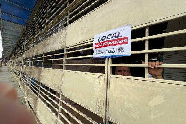 Clausura de feria Ecuatextil Pelileo duró solo horas: comerciantes obtienen prórroga para legalizarse