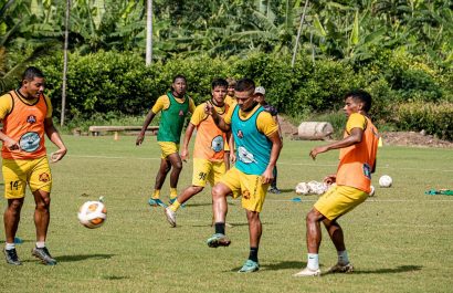 Club 11 de Mayo de Edison Méndez enfrenta a Cristo Rey en el Reales Tamarindos