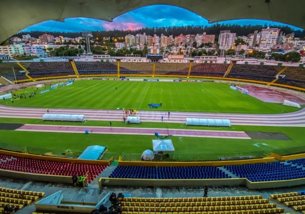 Clubes de fútbol respaldan la reversión de la donación del estadio Atahualpa al Municipio de Quito
