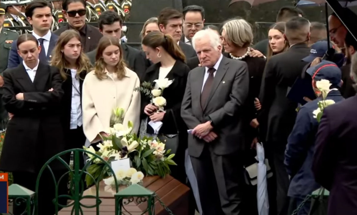 Colombia despide a Miguel Uribe Turbay en emotivo funeral en Bogotá