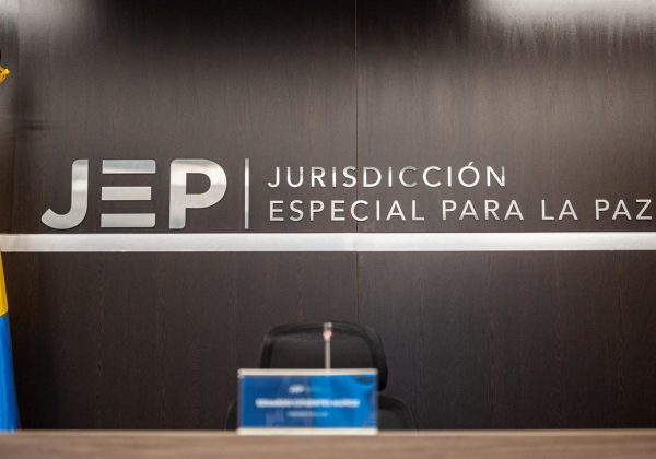 Colombia: el último secretariado de las FARC reconoce el reclutamiento forzoso de 18.000 niños durante el conflicto
