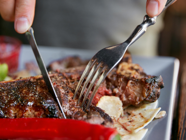 Comer más proteínas animales no se relaciona con un mayor riesgo de muerte