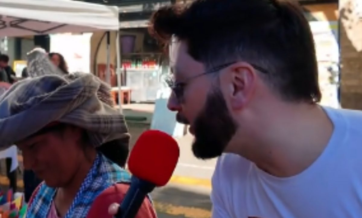 Comerciante se viraliza por decir que nunca había visto tantos gais, su video suma cerca de 10 millones de visualizaciones en TikTok. (Captura de pantalla).