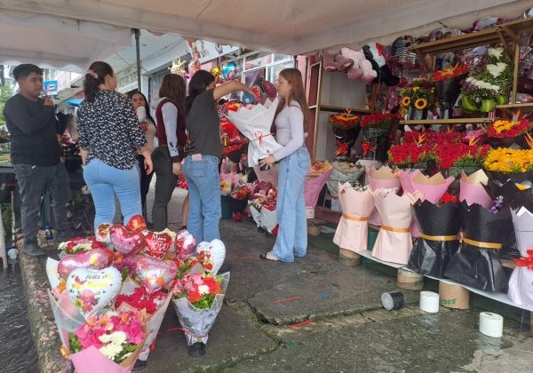 Comerciantes de Santo Domingo reportan aumento en ventas por celebración del Día de la Madre