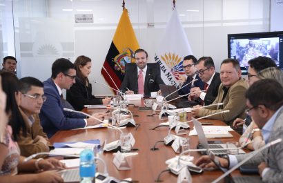 Comisión de Salud aborda transparencia en sector privado y prevención del cáncer uterino
