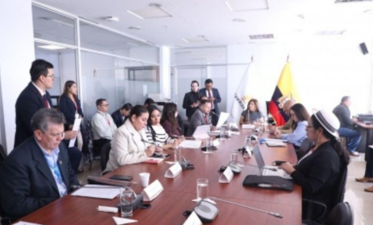 Comisión de Seguridad escucha criterios legales sobre sanciones e inhabilidades al personal de las Fuerzas Armadas. (AN).