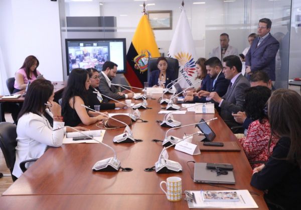 Comisión de régimen económico pide ampliar Informe sobre regalías para Santo Domingo
