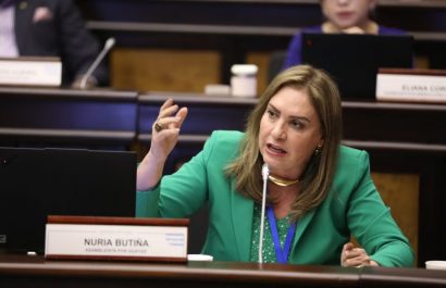 Comité de Ética recomienda destitución de Nuria Butiñá por presunto cobro de “diezmos”