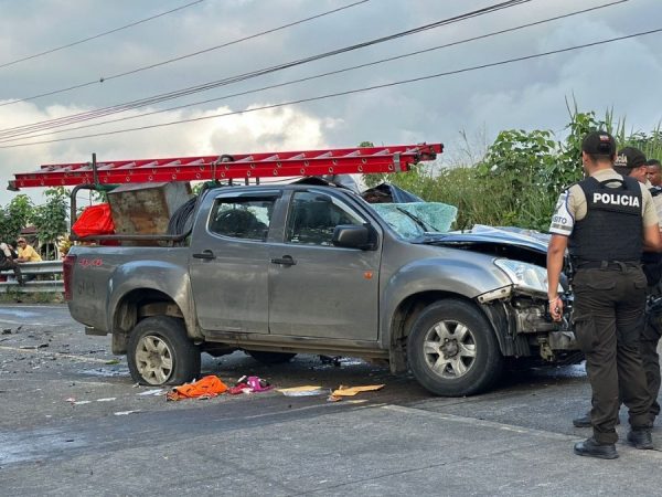 ¿Cómo fue el accidente en la vía Pedernales-El Carmen, provincia de Manabí, que cobró la vida de tres hermanos