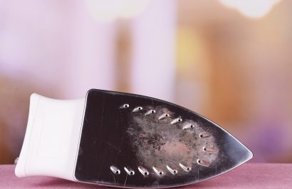 Cómo limpiar una plancha quemada para que quede como nueva paso a paso para eliminar manchas negras