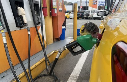En Portoviejo, al menos el 50% de los taxistas utiliza gasolina. El otro 50% lo combina con el sistema de Gas Licuado de Petróleo.