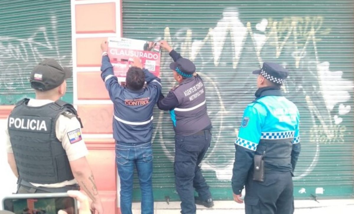 ¡Con cucarachas y fugas de gas! Cierran dos chifas en Quitumbe