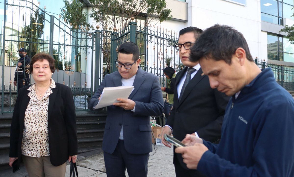 Concejales de Quito exigen investigación por contratación de flota de trolebuses