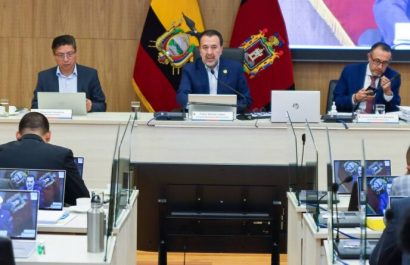 Concejo de Quito aprueba becas e incentivos para frenar la deserción escolar