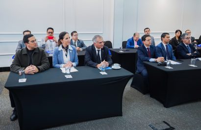 Conectividad satelital llega a 1.000 escuelas rurales en Ecuador